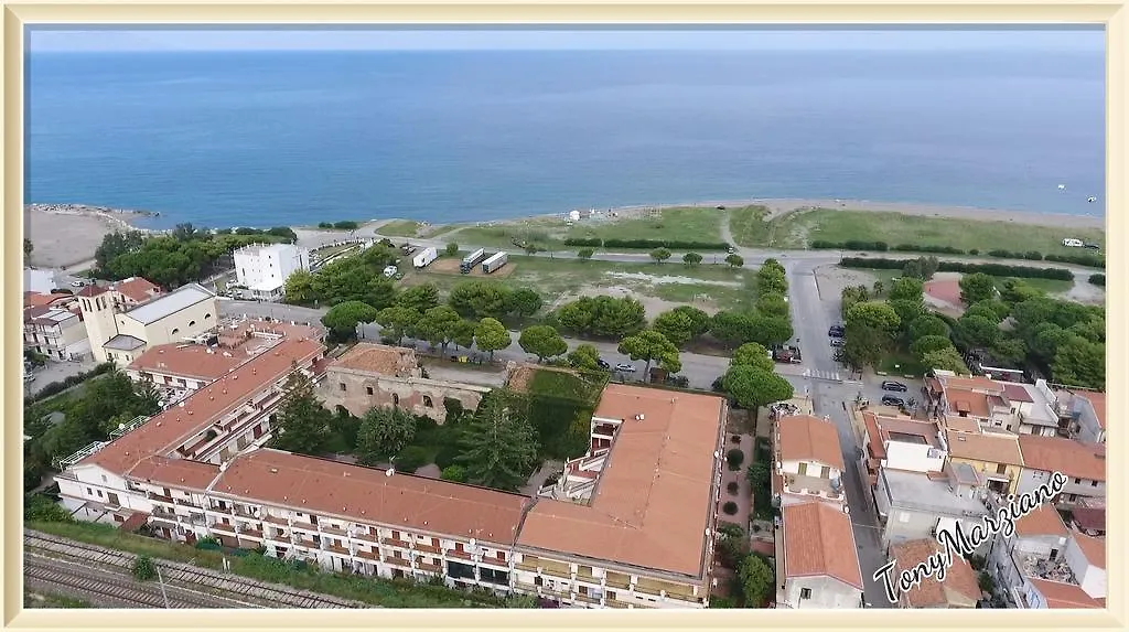 Chris Apartment Gioiosa Marea