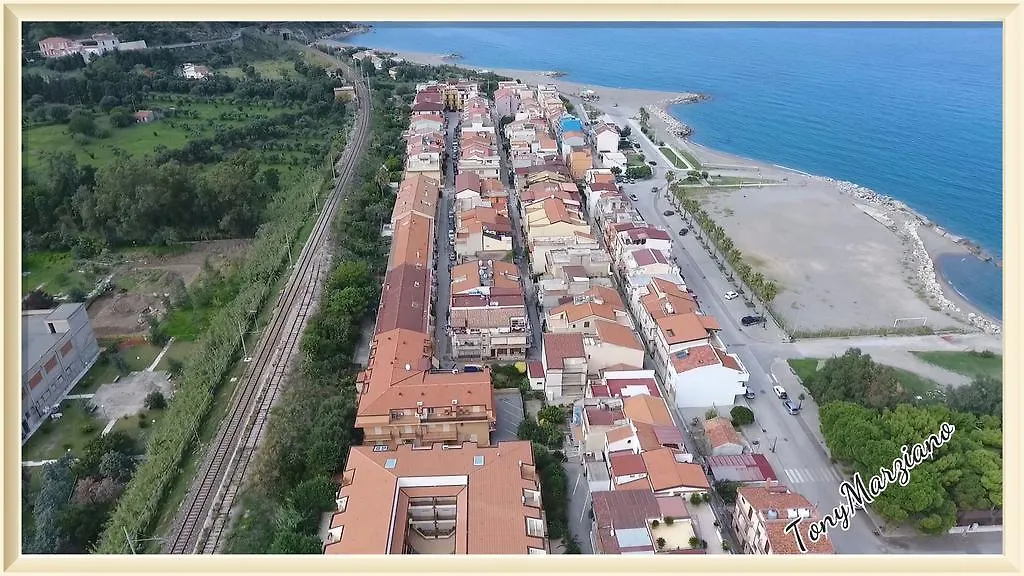 Chris Apartment Gioiosa Marea